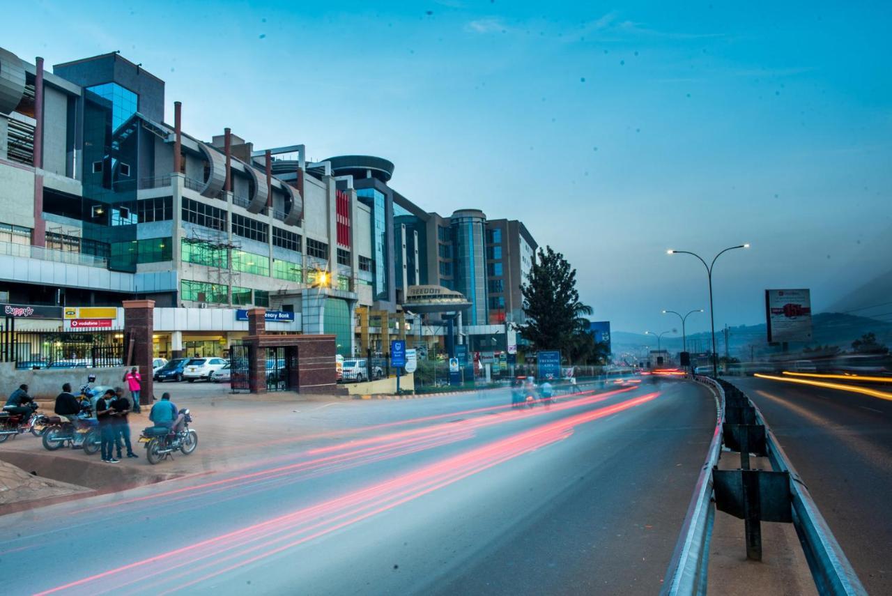 Freedom City Hotel Najjanankumbi Kamapala Kampala Dış mekan fotoğraf